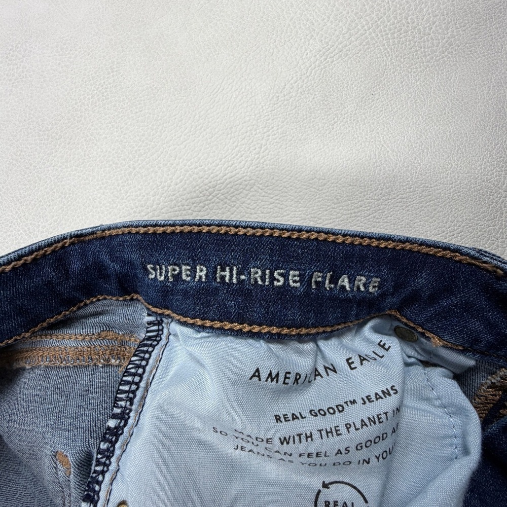 American Eagle Super Hi-Rise Flare Jeans Dark Wash Scalloped Hem Size 10 Regular - Picture 4 of 14
